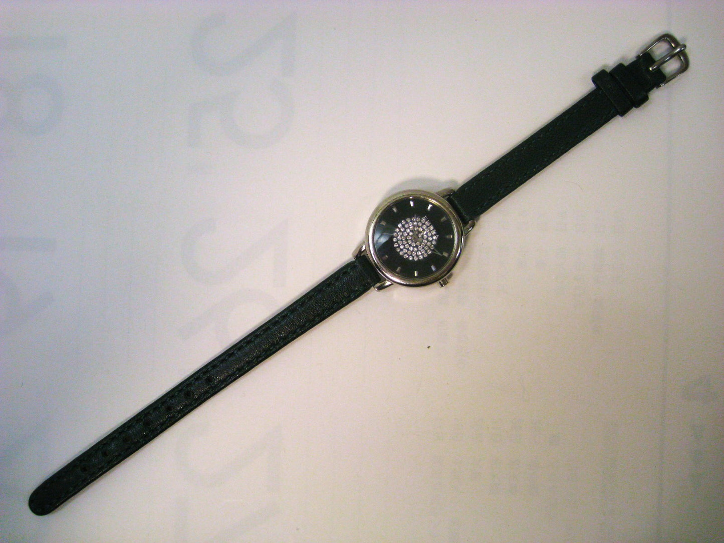 ほぼ未使用フルラFURLAスワロフスキー石入モスグリーン002822-01-87