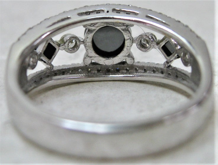 K18WG18金ホワイトゴールド ブラックダイヤ0.75ct ダイヤ1.02ct