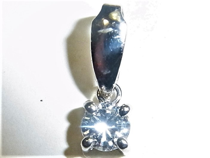 新品・未使用 Pt900 プラチナ ペンダント ダイヤ 0.212ct