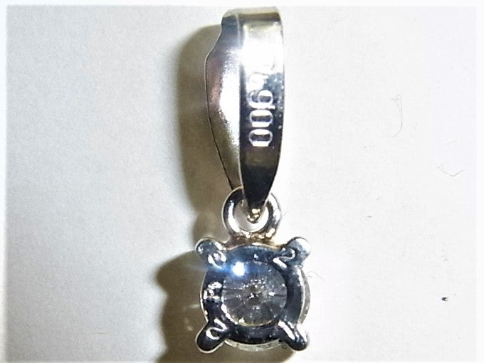 新品・未使用 Pt900 プラチナ ペンダント ダイヤ 0.212ct