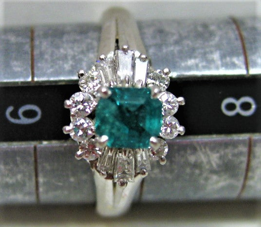Pt900プラチナ リング指輪 エメラルド0.34ct ダイヤ0.23ct d