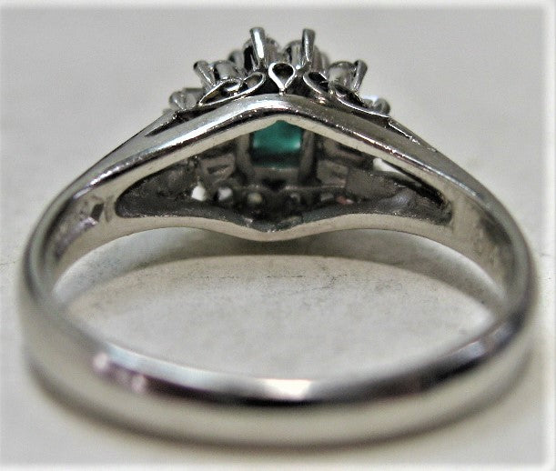 Pt900プラチナ リング指輪 エメラルド0.34ct ダイヤ0.23ct d