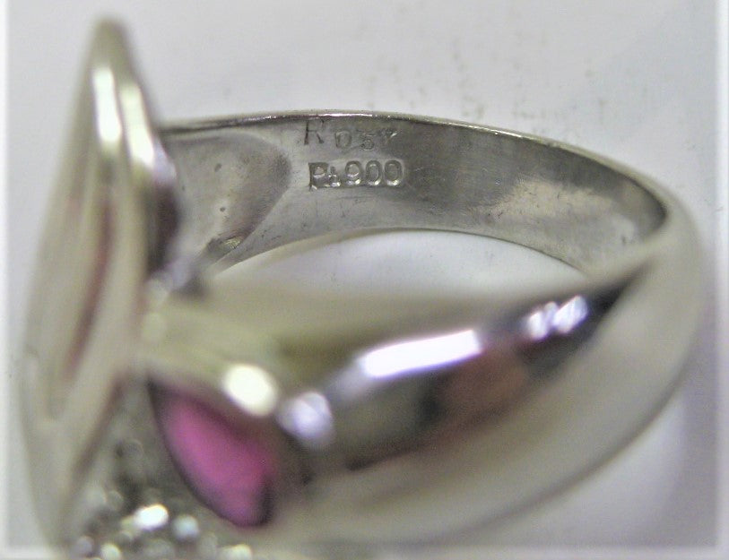 Pt900プラチナリング指輪ルビー ペアシェブ0.57ctダイヤ7ヶ0.22ct
